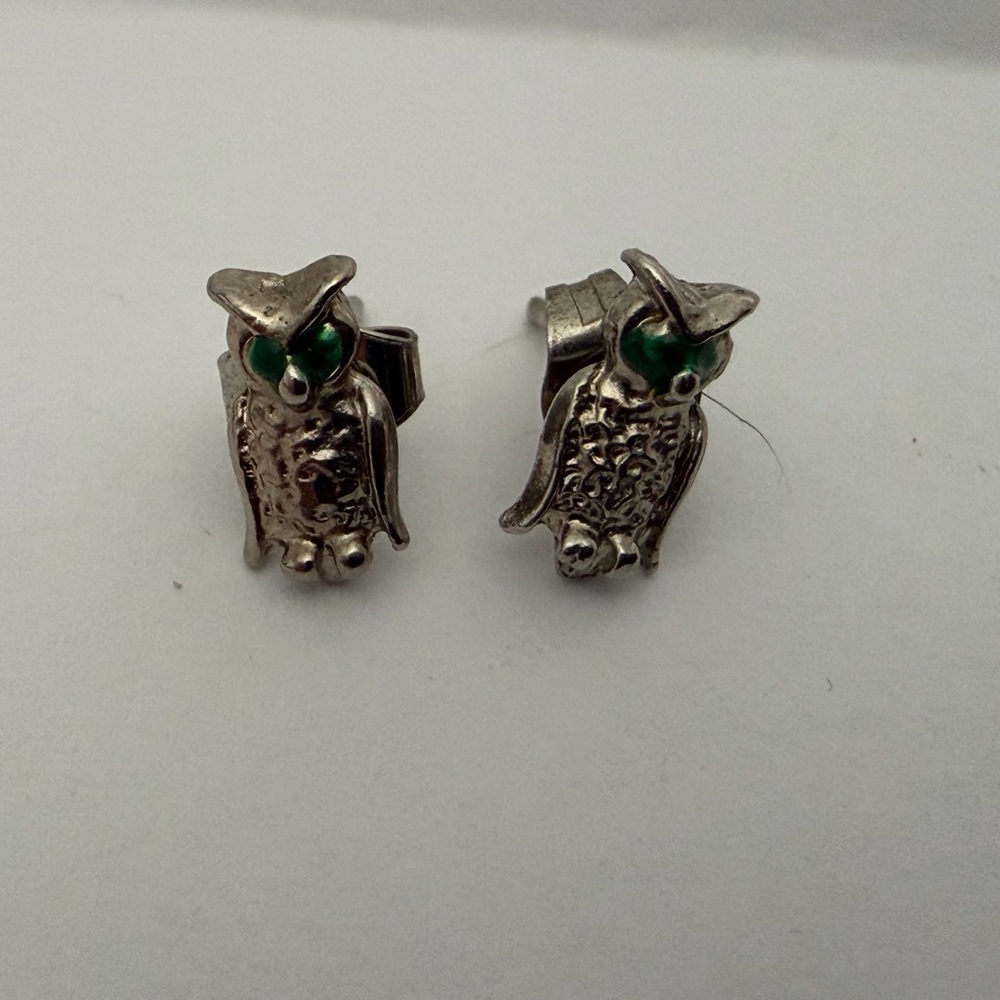 Vintage Silver toned Owl Stud Earrings with Green Enamel Eyes